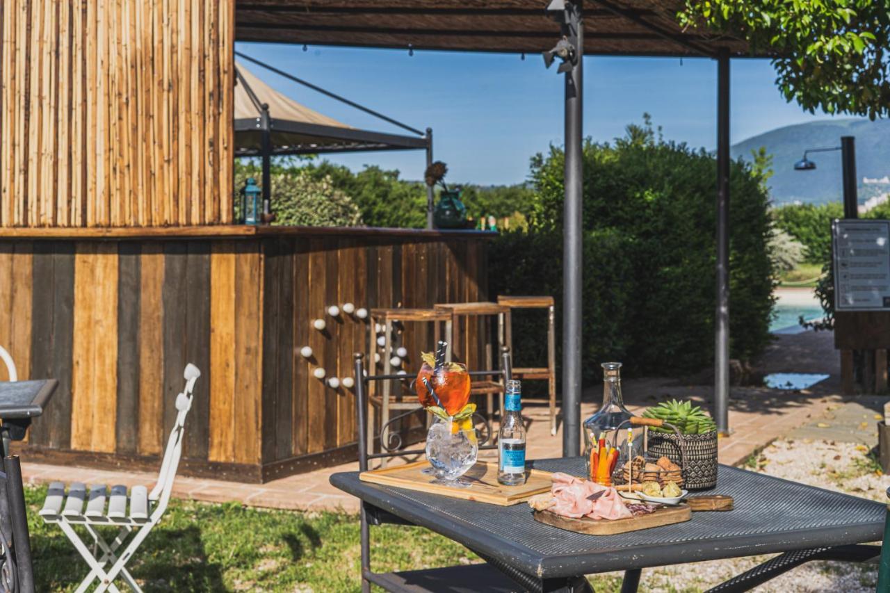 Favorita Food&Wine Resort Бастия-Умбра Экстерьер фото